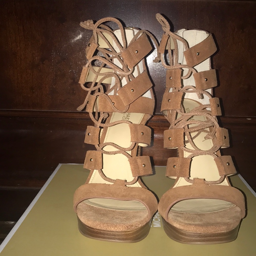 NEW Michael Kors Sofia Platform Suede